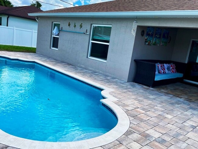 1097 SW Dartmouth Ave
