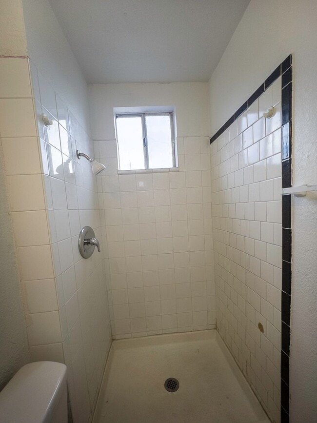 Photo - 1 bed and 1 bath located in Henderson!