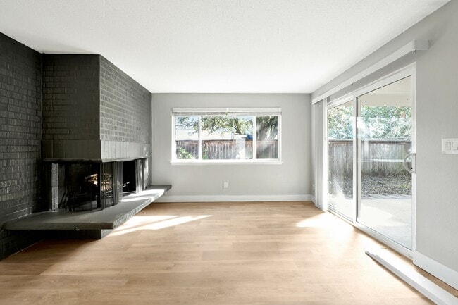 Building Photo - The Larson