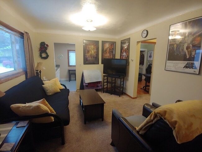 Photo - AVAILABLE AUGUST 3rd - 2 BED 1 BATH NEAR CAMPUS