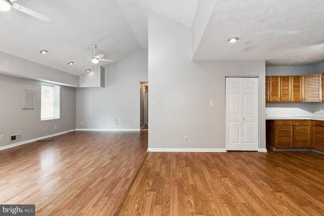 Photo - 315 South Dr