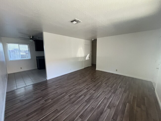 Photo - SAC T 2856 Unit A