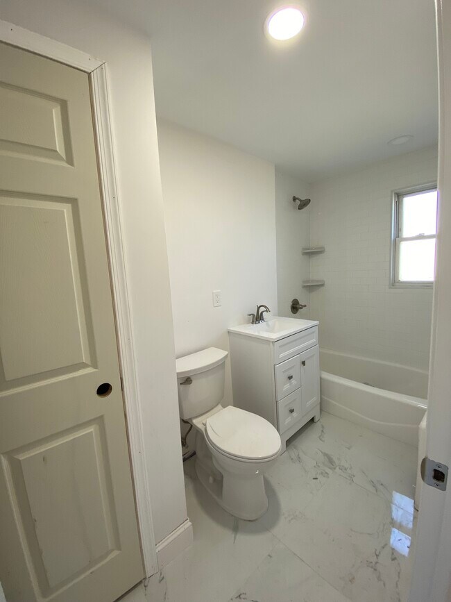 Bathroom - 201 Darwin Ave Unit A