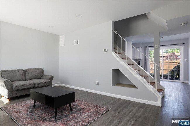 108 Greenwood Loop Rd