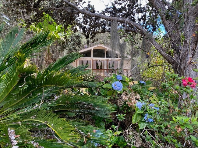 Casa de campo vista desde el jardín delantero - 99-1808 Painiu Loop