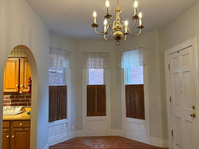 Center room with bay windows - 24 Front St Unit Apartment 1
