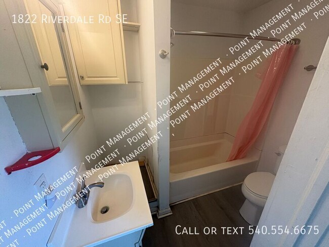 Photo - 1822 Riverdale Rd SE