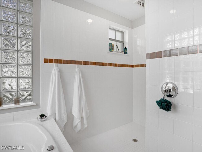 Photo - 2847 Tiburon Blvd E Unit 8-101