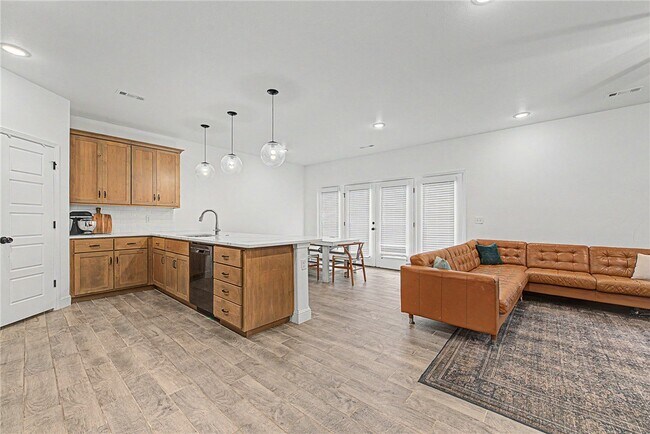 Photo - 2070 Wildflower Dr