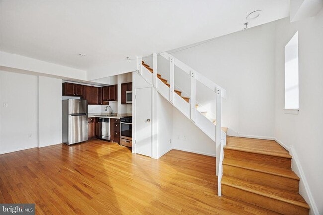 Building Photo - 319 S 10th St Unit 335