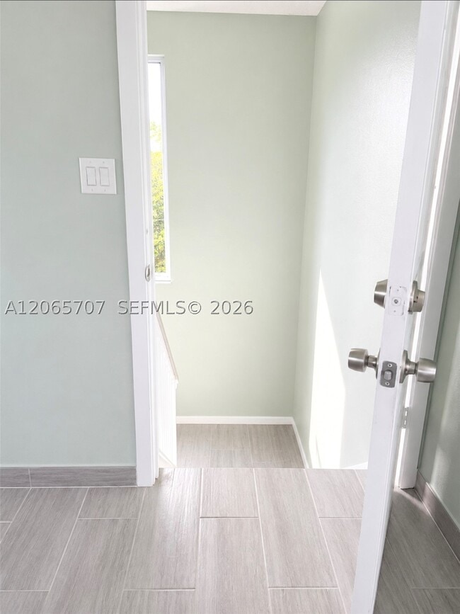 Photo - 359 W 12th St Unit 3
