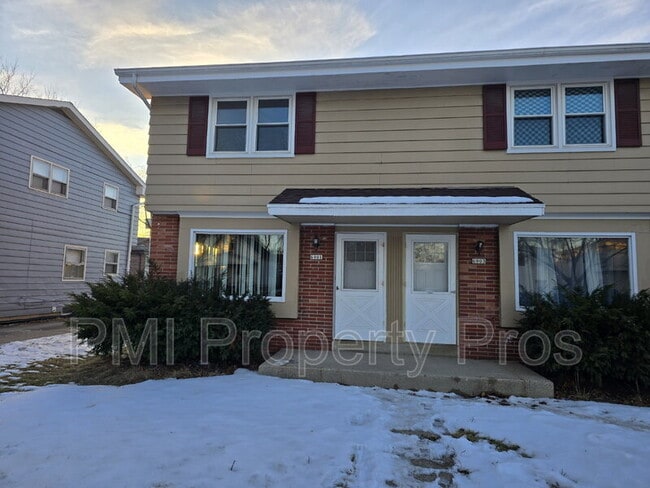 Building Photo - 6901 N 42nd St