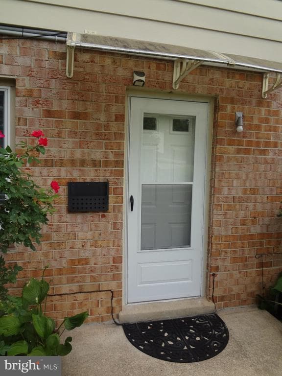 Photo - 17540 Queen Elizabeth Dr