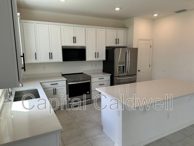 Photo - 37450 MacKenzie Dr