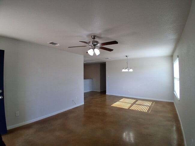 1811 Indian Trail