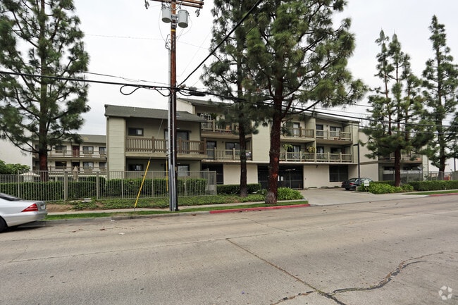 Photo - Heninger Village Apartments