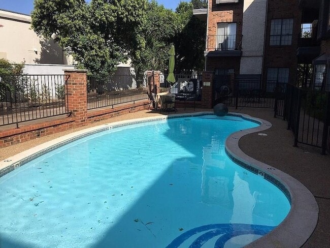 Photo - 7025 Hemlock Ave Unidad 104B Rental