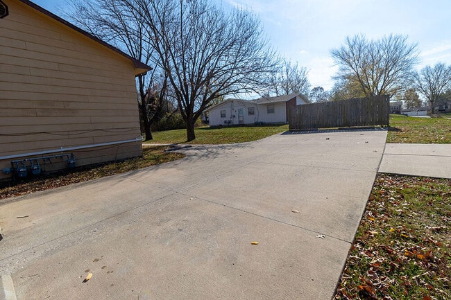 Photo - 2904 Leeway Dr