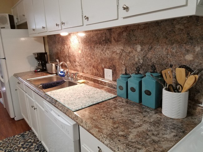 Photo - Clayton Manor Town Homes & Corp Apartments