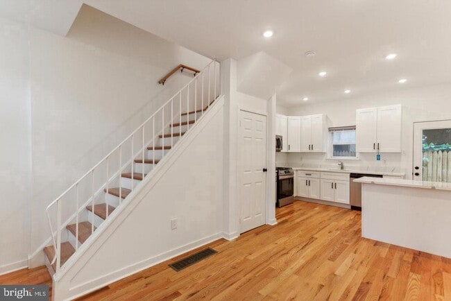 Photo - 1642 Olive St