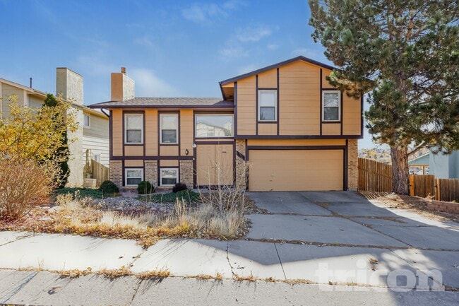 Building Photo - 7045 Nettlewood Pl