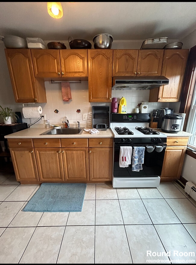 Building Photo - 9 Greylock Rd Unit 3 Rental