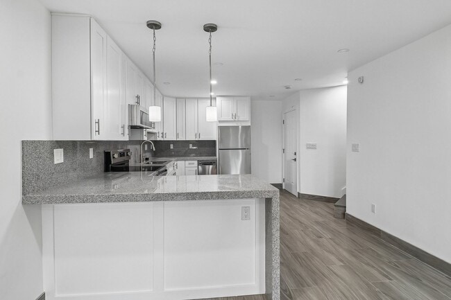 Photo - 2065 Poplar Rd Unit 508