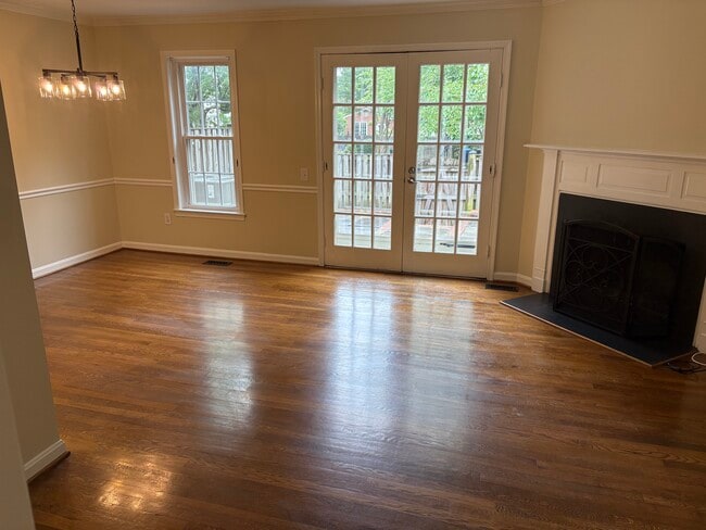 Photo - 1329 Chetworth Ct