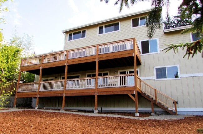 Photo - Large 4 Bedroom Edgemoor Home w/ Mother-in-law Suite
