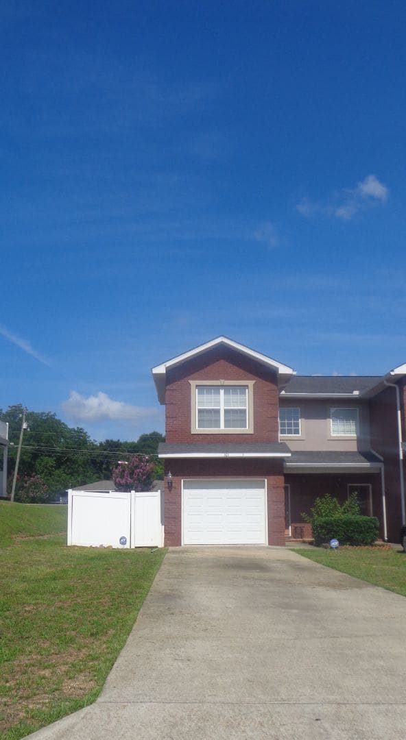 Eagle Landing Subdivision - - Eagle Landing Subdivision - Casa Adosada