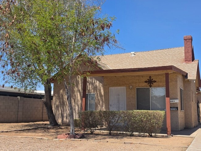 Building Photo - ORE02I-2226 N 22nd St Unit A