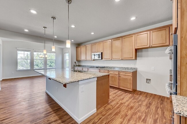 Photo - $3,250.00-Stunning 4-bedroom, 3.5 bathroom...