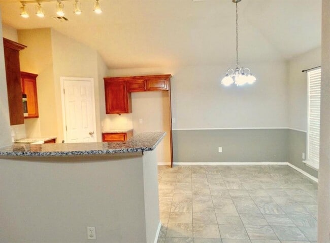 Photo - 3301 Buckingham Pl