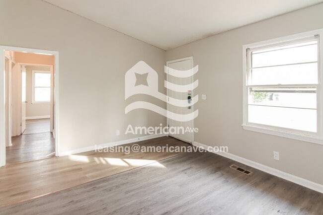 Photo - 2879 Doyle Ave