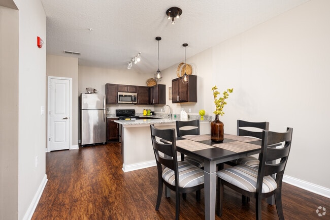 1BR, 1BA - 803SF - Dining Room - BONTERRA APARTMENTS