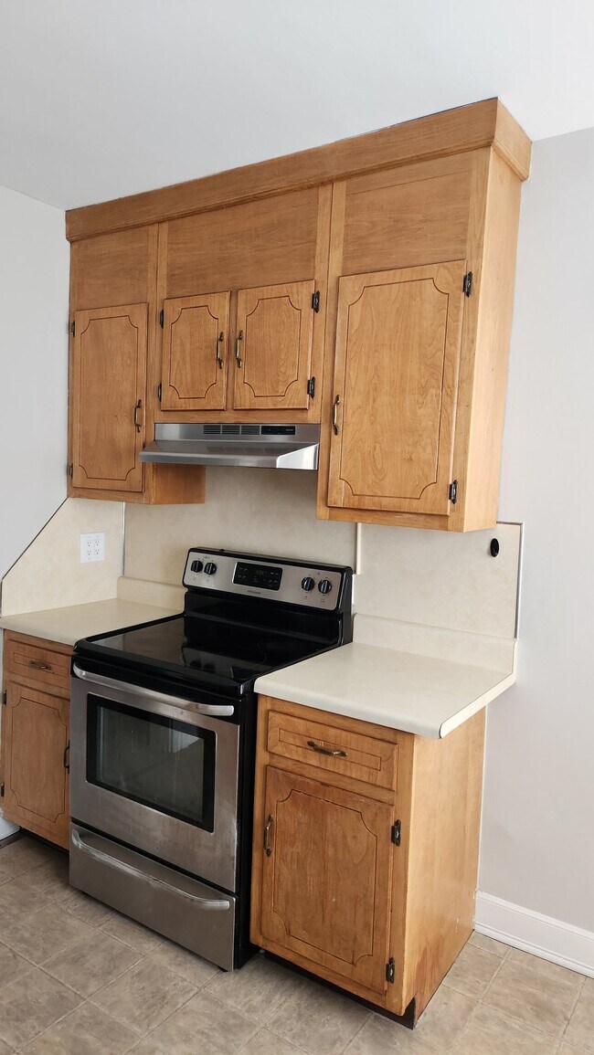 Photo - 15 Dover St Unit Dover 2nd Floor