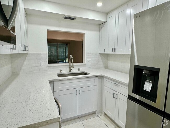 Building Photo - 23099 Barwood Ln N Unit 109 Rental