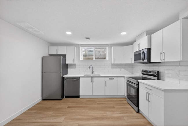 Photo - 30 Renwyck Pl