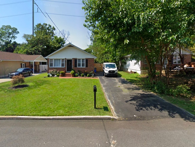 Building Photo - Renovated 3 Bed Single Family Ranch Home on Quite Cul De Sac