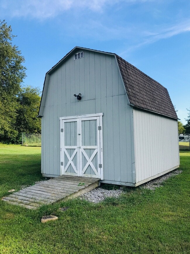 Photo - 105 Barton Brook Ln