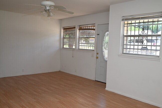 Photo - 1512 Parkdale Dr