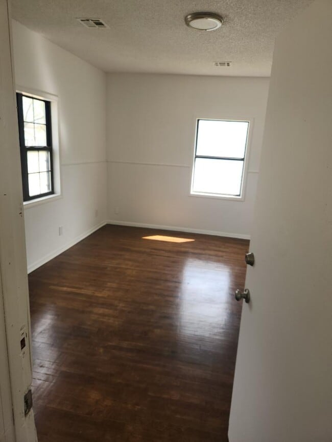 Photo - 1223 N Chautauqua Ave