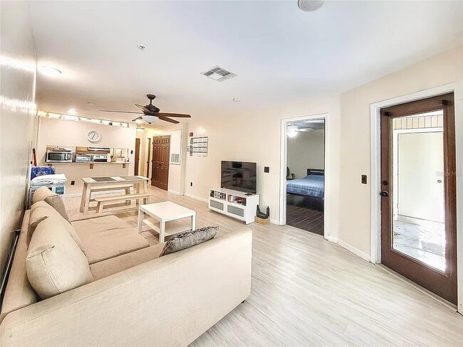 Photo - 4000 SW 23rd St Unidad 4-308