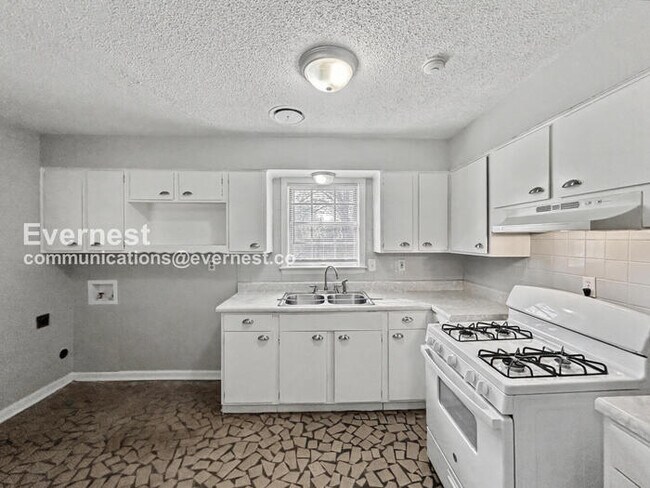 Photo - 3199 Gina Dr