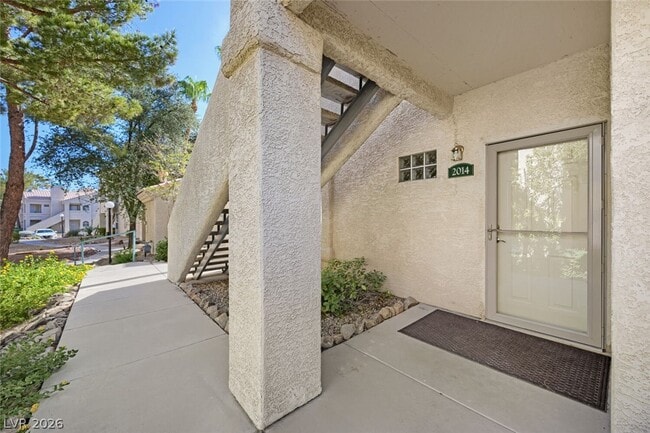 Building Photo - 2251 Wigwam Pkwy Unit 2014