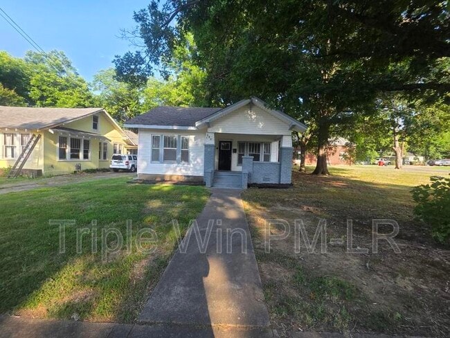 Building Photo - 609 N Morrill St
