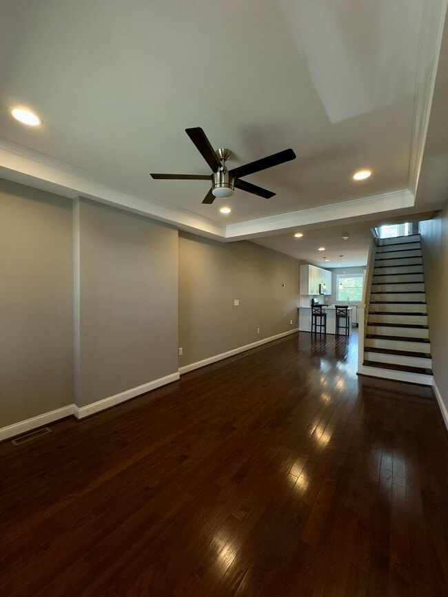 Photo - 615 W 33rd St