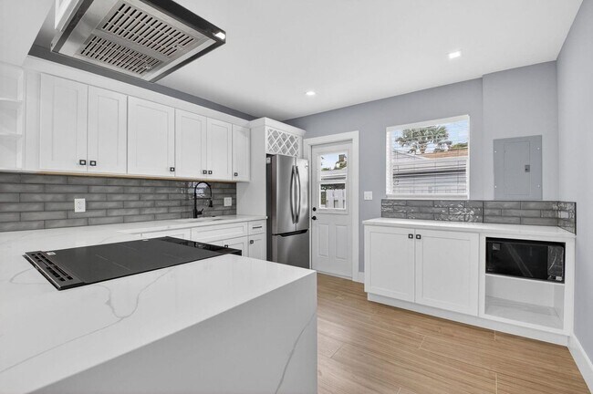 Photo - 341 SE 3rd Ave