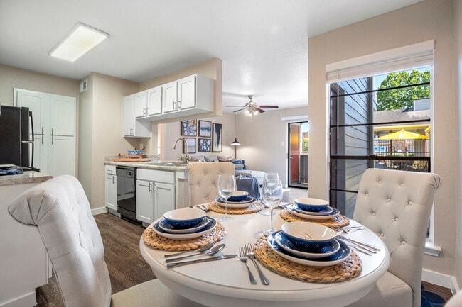 Building Photo - The Place At Green Trails Rental