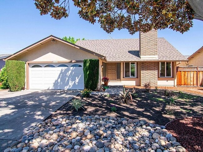 Building Photo - Spacious 5-Bedroom Home in Prime Sunnyvale...